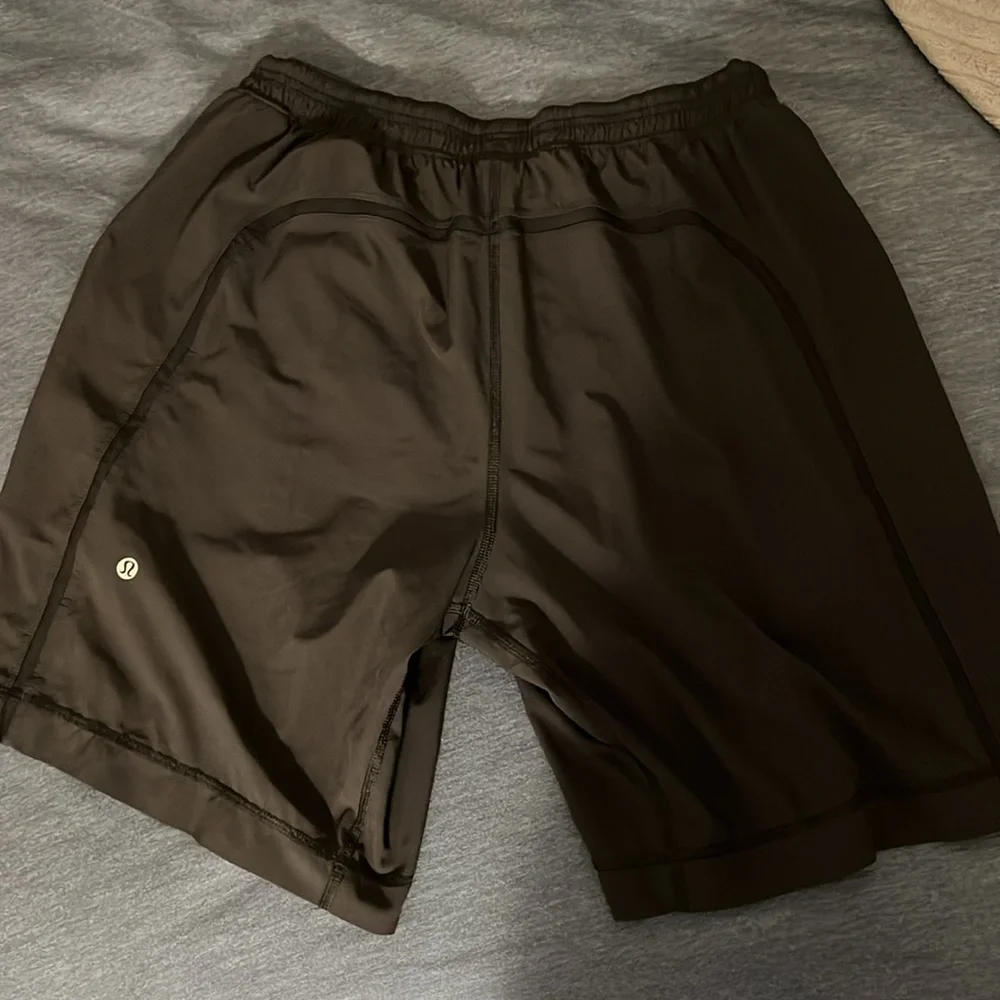 Lululemon Men’s Black Pacebreaker Shorts L, Includes Liner - Picture 2 of 2